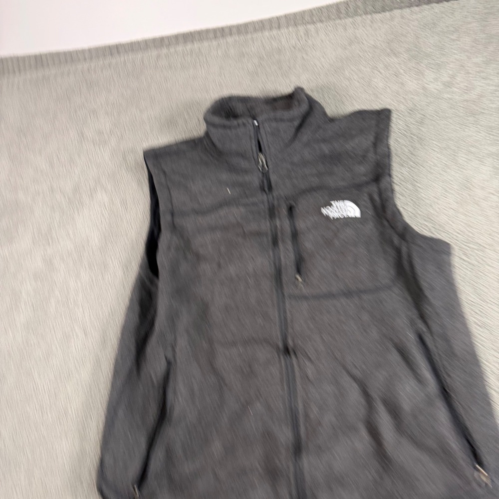 The North Face Mens Gordon Lyons Full Zip Fleece Vest Dark Grey Large L